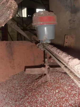 Контроль уровня в накопительных бункерах дозировочных машин на линиях по расфасовке минеральных удобрений