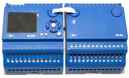 Контроллер OMC 8000 с подключенным модулем 8DI 10DOR