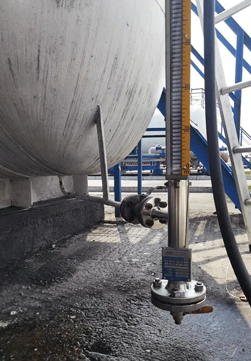 Магнитные индикаторы уровня: сравнение по давлению, температуре, выходному сигналу